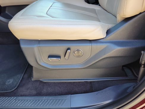 Used 2023 Ford Expedition Limited image 10