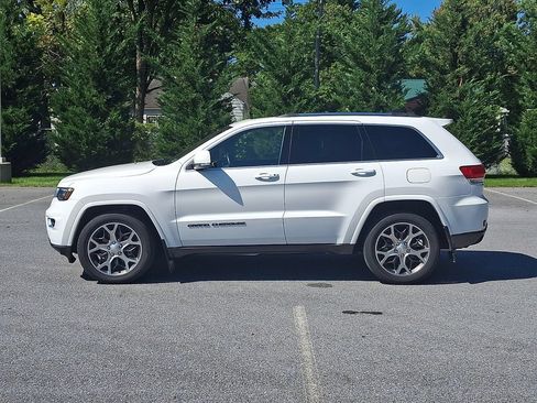 Used 2018 Jeep Grand Cherokee Limited AWD/4WD image 7