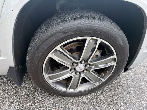 Used 2017 GMC Acadia Denali w/ Technology Package AWD/4WD image 19