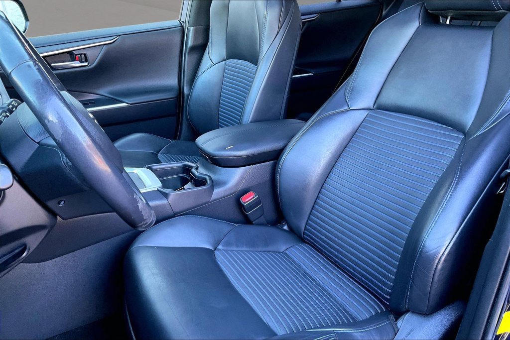 Used 2019 Toyota RAV4 XSE w/ XSE Weather Package AWD/4WD image 22