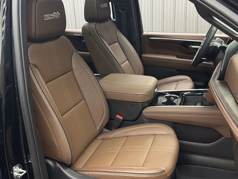 Used 2025 Chevrolet Tahoe High Country image 37