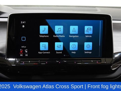 Used 2025 Volkswagen Atlas Cross Sport SE image 17