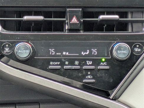 Used 2023 Toyota Camry SE image 17