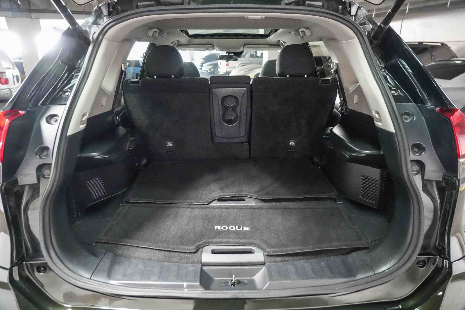 Used 2019 Nissan Rogue SV w/ Sun & Sound Touring Package AWD/4WD image 27