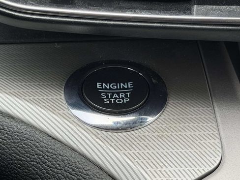 Used 2023 Ford Explorer XLT w/ Equipment Group 202A AWD/4WD image 8