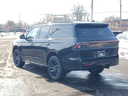 New 2025 Lincoln Navigator Reserve w/ Jet Appearance Package image 3