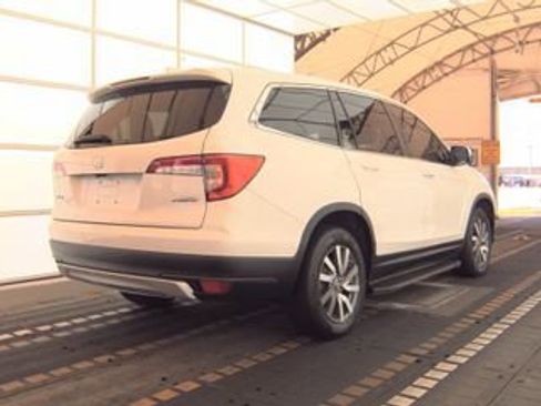 Used 2019 Honda Pilot EX image 3