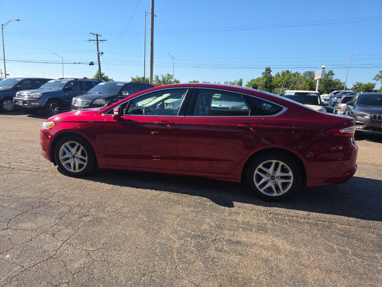 Used 2016 Ford Fusion SE w/ Equipment Group 202A FWD image 3