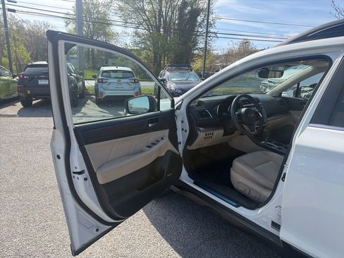 Used 2019 Subaru Outback 2.5i Limited image 18