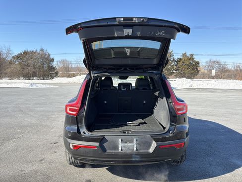 Used 2021 Volvo XC40 T5 R-Design w/ Climate Package image 31