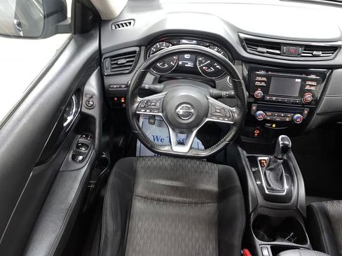 Used 2017 Nissan Rogue SV AWD/4WD image 25