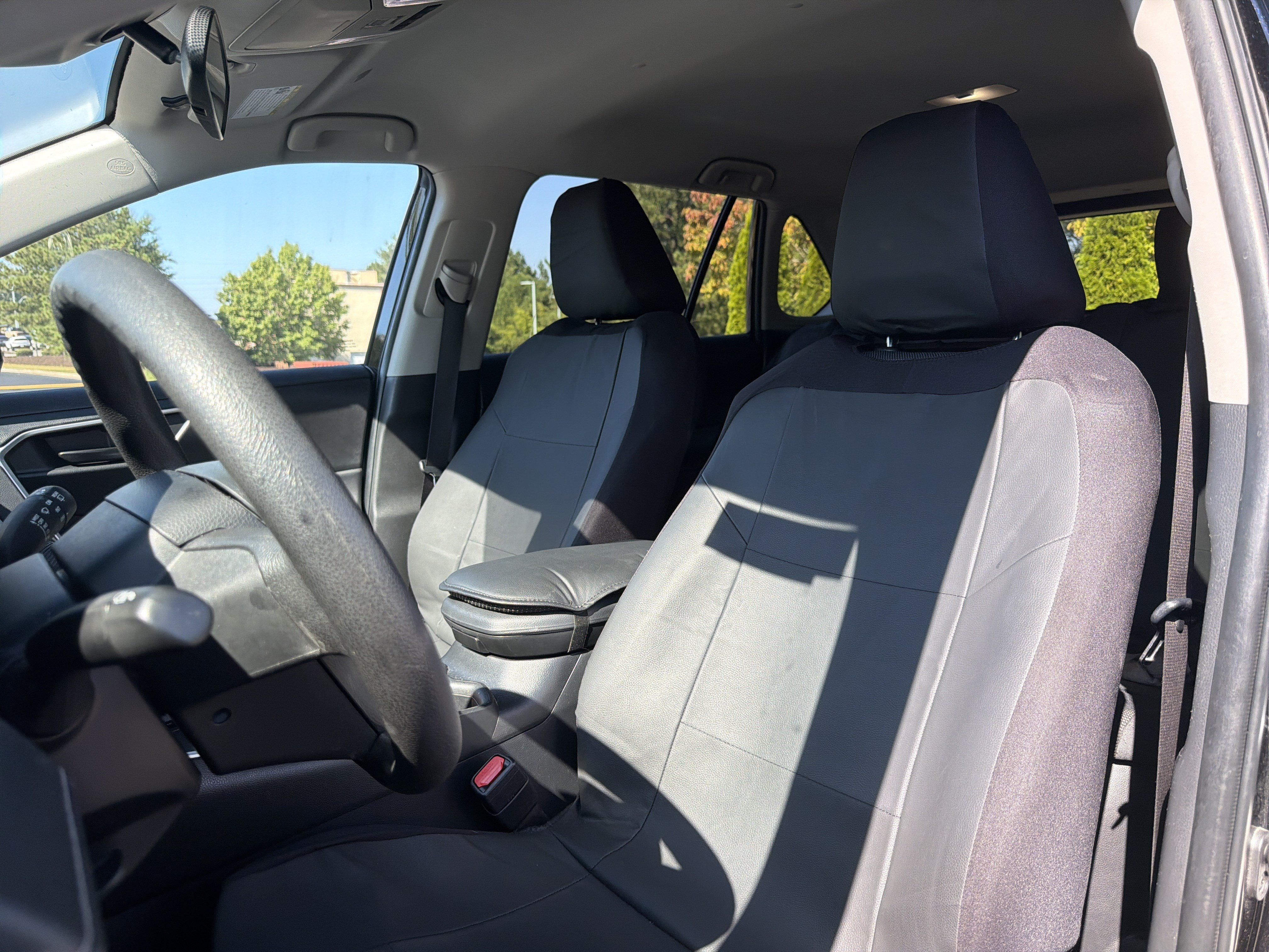 Used 2024 Toyota RAV4 LE AWD/4WD image 7