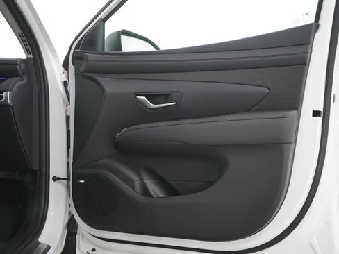 Used 2025 Hyundai Tucson Limited image 9