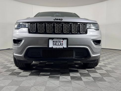 Used 2017 Jeep Grand Cherokee Altitude image 9