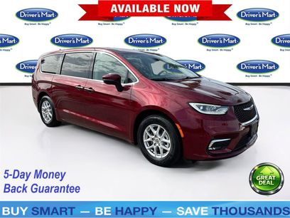 Used 2023 Chrysler Pacifica Touring-L