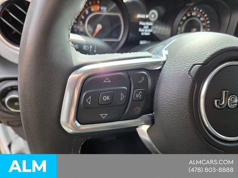 Used 2025 Jeep Wrangler Unlimited Sahara AWD/4WD image 23