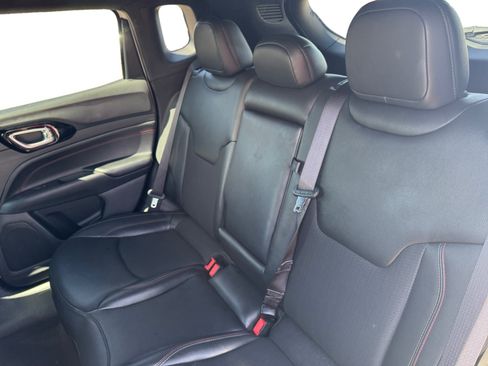 Used 2025 Jeep Compass Trailhawk AWD/4WD image 16