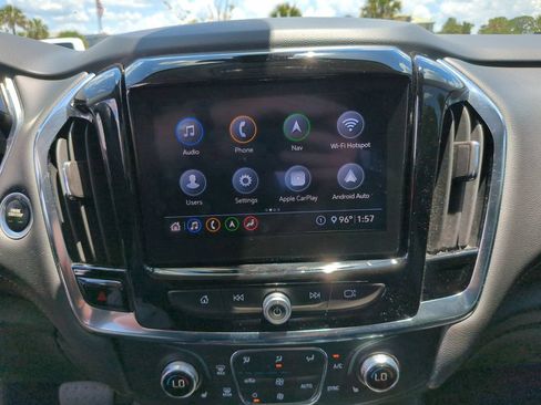 Used 2021 Chevrolet Traverse LT w/ LT Premium Package FWD image 24