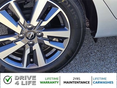 New 2025 Nissan Versa SV w/ Trunk Package image 9