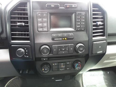 Used 2017 Ford F150 XL w/ Equipment Group 101A Mid AWD/4WD image 18