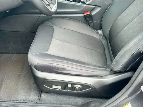 Used 2023 Jeep Grand Cherokee Laredo AWD/4WD image 19