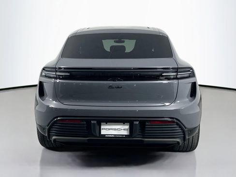 Certified 2025 Porsche Macan Turbo Electric image 6