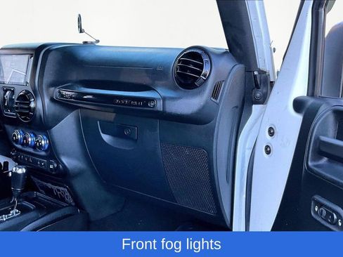 Used 2017 Jeep Wrangler Unlimited Sahara image 17