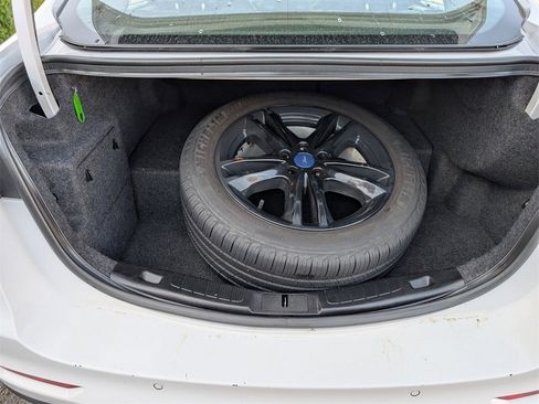 Used 2019 Ford Fusion SE image 28