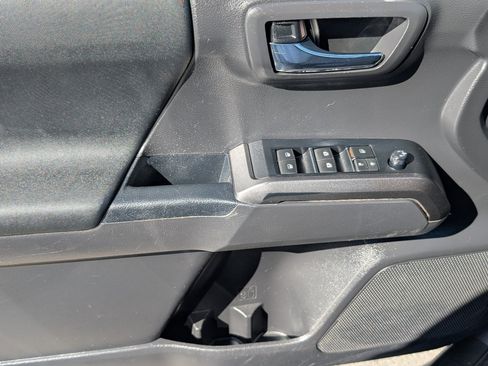 Used 2022 Toyota Tacoma SR5 image 15