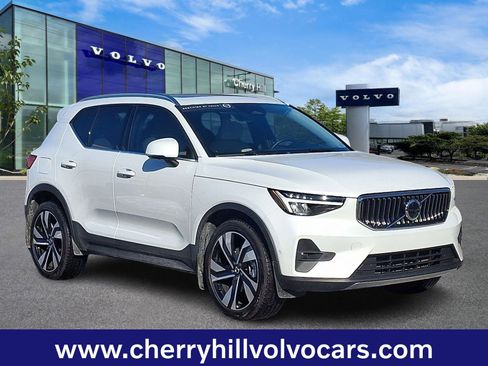 Certified 2023 Volvo XC40 B5 Ultimate w/ Protection Package Premier image 1