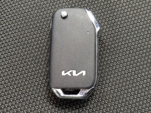 Used 2024 Kia Forte LXS w/ LXS Technology Package FWD image 32