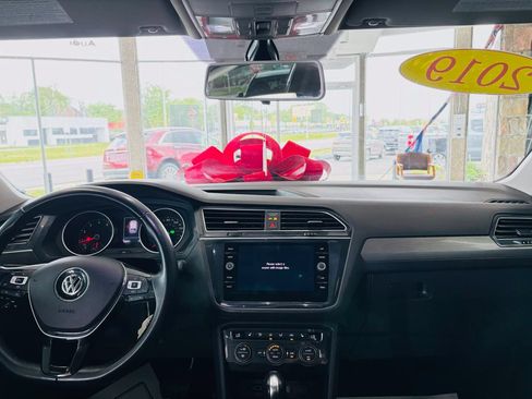 Used 2019 Volkswagen Tiguan SE w/ Panoramic Sunroof Package FWD image 37