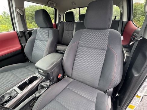 Used 2021 Toyota Tacoma SR5 image 10