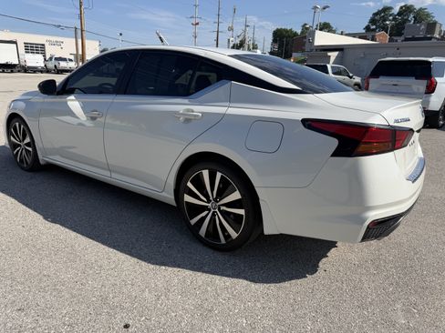 Used 2019 Nissan Altima 2.5 SR w/ SR Premium Package FWD image 5