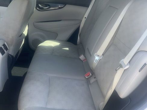 Used 2022 Nissan Rogue Sport SV image 9