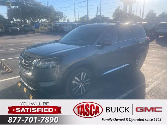 Used 2024 Nissan Pathfinder Platinum FWD image 1