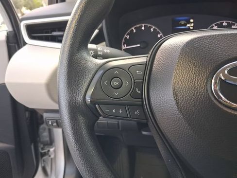 Used 2025 Toyota Corolla LE FWD image 17
