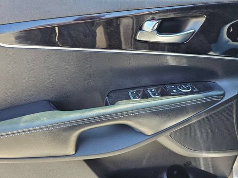 Used 2017 Kia Sorento FWD image 23