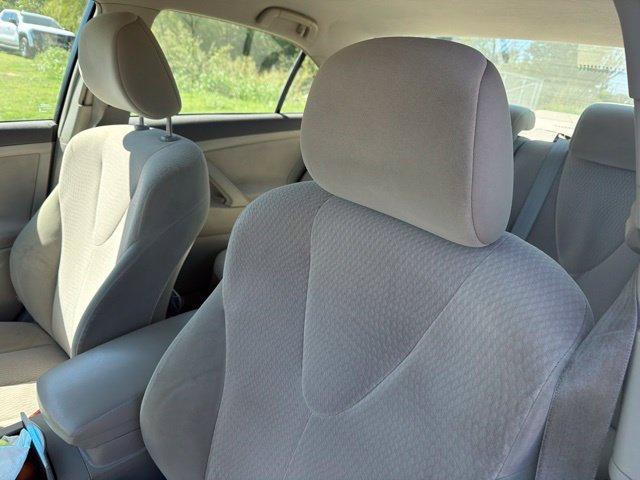 Used 2011 Toyota Camry LE FWD image 10