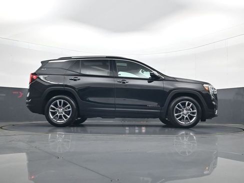 Used 2022 GMC Terrain SLT w/ Infotainment Package II FWD image 24