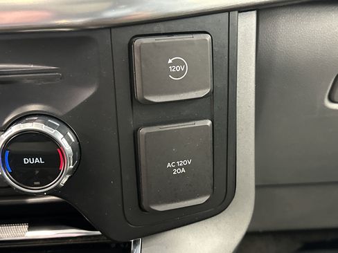 Certified 2022 Ford F150 Lariat w/ Equipment Group 502A High image 33