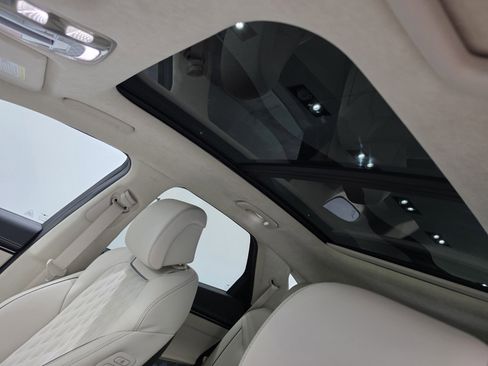 Used 2025 Genesis GV70 3.5T Sport w/ Sport Advanced Package image 9