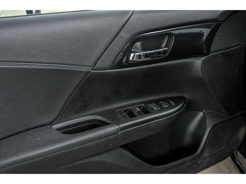 Used 2013 Honda Accord Sport image 9