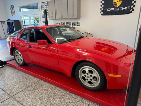 Used 1986 Porsche 944 Turbo image 2