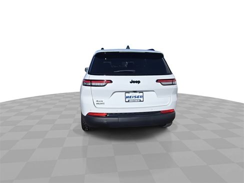 Used 2025 Jeep Grand Cherokee L Altitude image 7