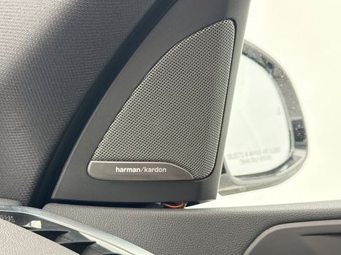 Used 2019 BMW X5 xDrive40i w/ M Sport Package image 18