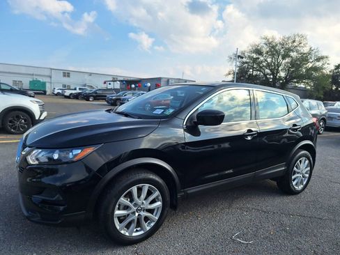 Used 2021 Nissan Rogue Sport S image 9