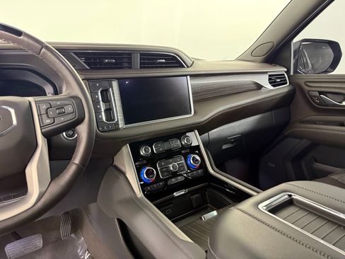 Used 2023 GMC Yukon Denali w/ Denali Reserve Package image 20
