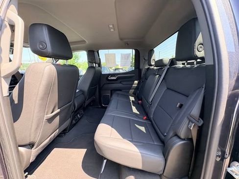 Used 2025 GMC Sierra 1500 SLT AWD/4WD image 26