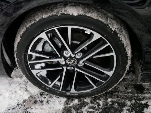 Used 2025 Toyota Camry XLE image 15